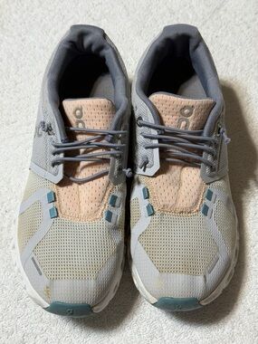 On Cloud Womens Running Shoes Pink/Gray Colored Size Woman’s 7